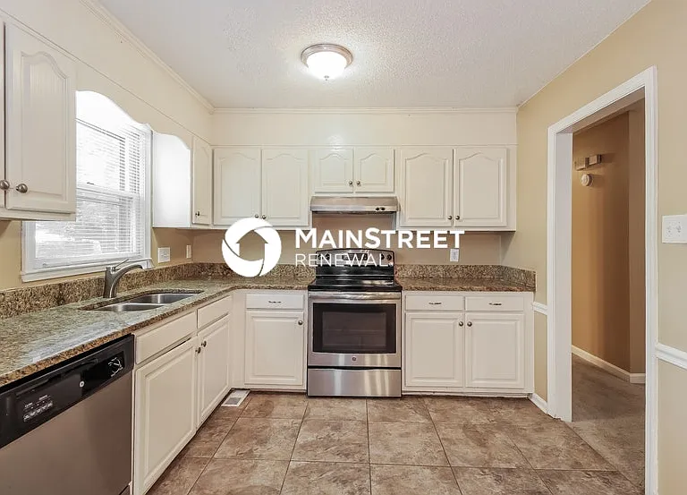 3012 Manchester Dr — Photo 5