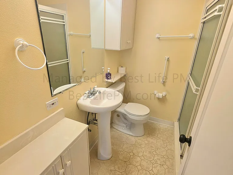 4526 NE 77th Ave — Photo 17