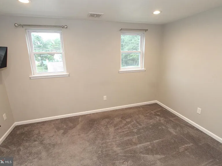 1807 Parkview Ave — Photo 15
