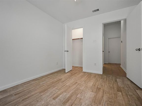 5th image of 12910 Rose Landing Dr