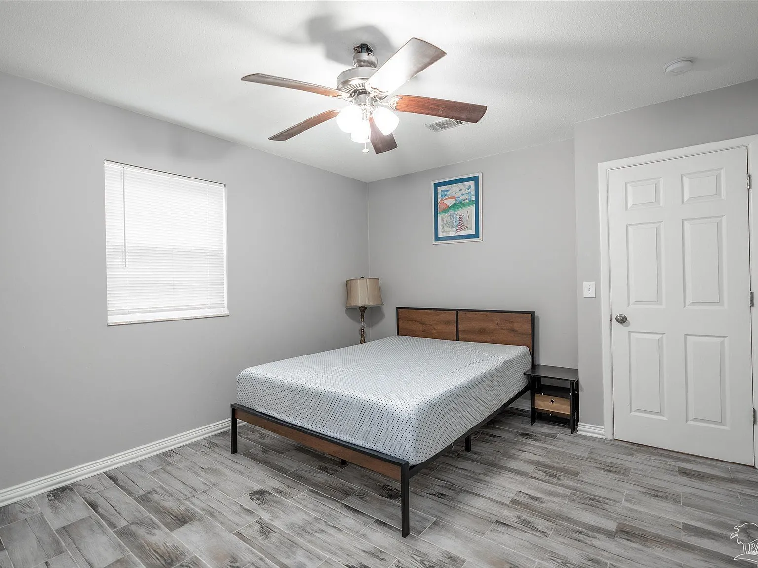3 bed, 1410 sqft, $1,990 — Photo 2