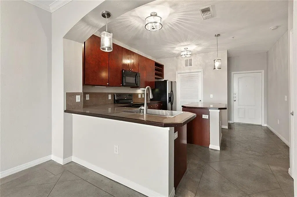 2505 San Gabriel St — Photo 4
