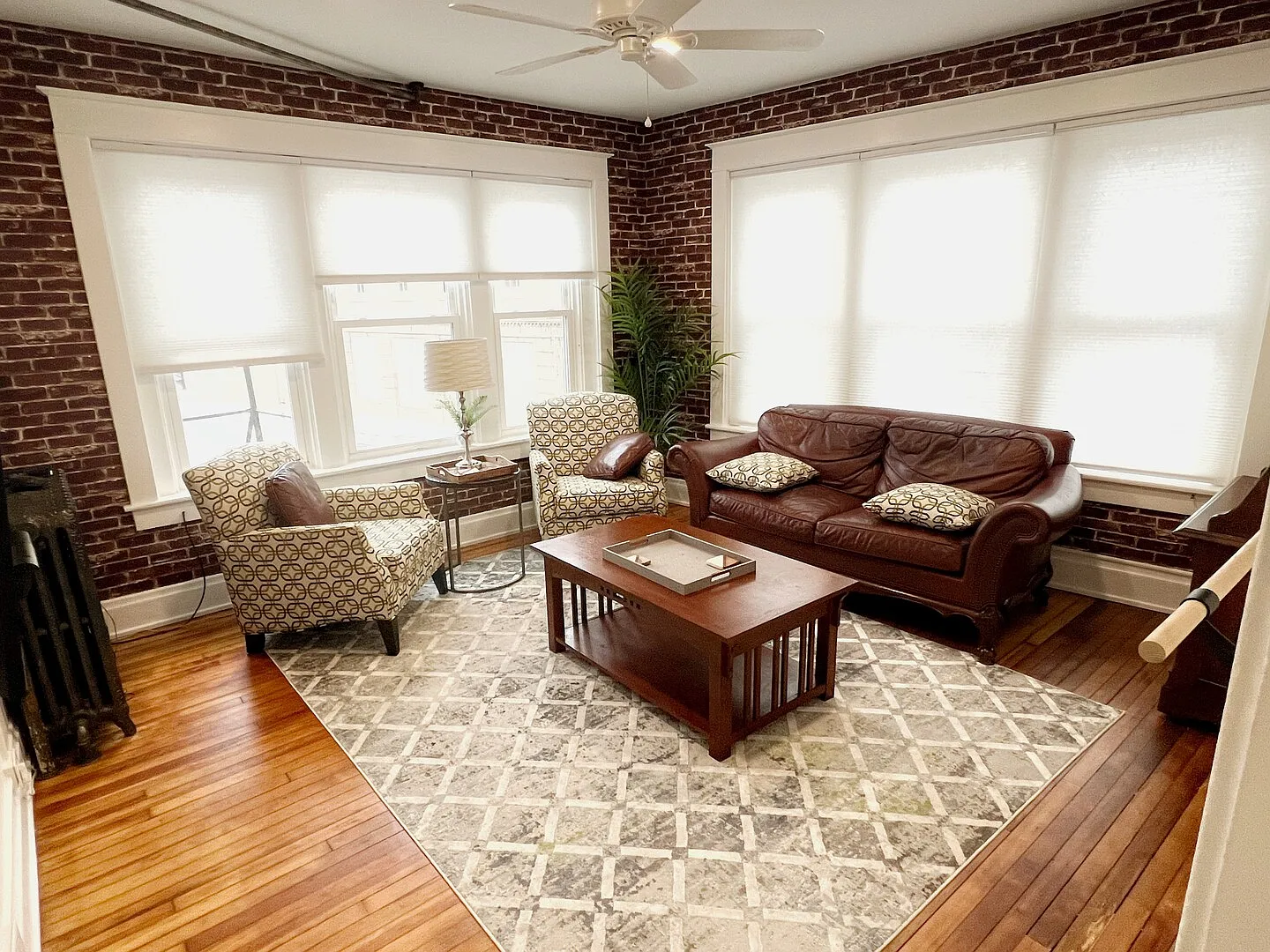 Luxury Downtown City Apartment Quiet And Close To Everything — Photo 1