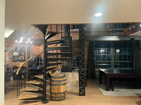 51 W Blenkner St #301-302, Columbus, OH 43215