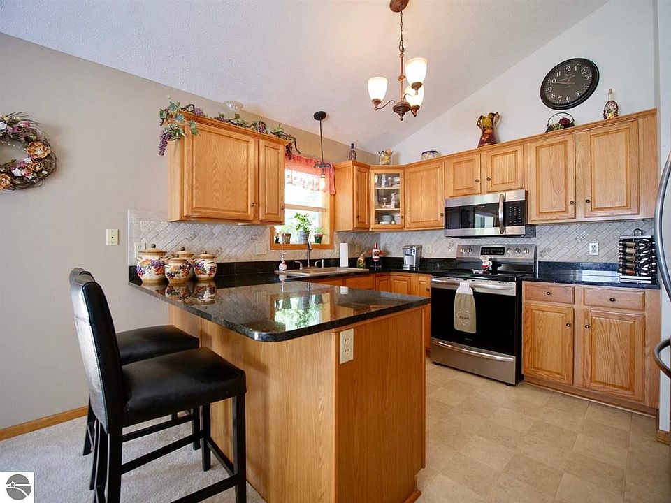 1st image of 421 Boughey St #14