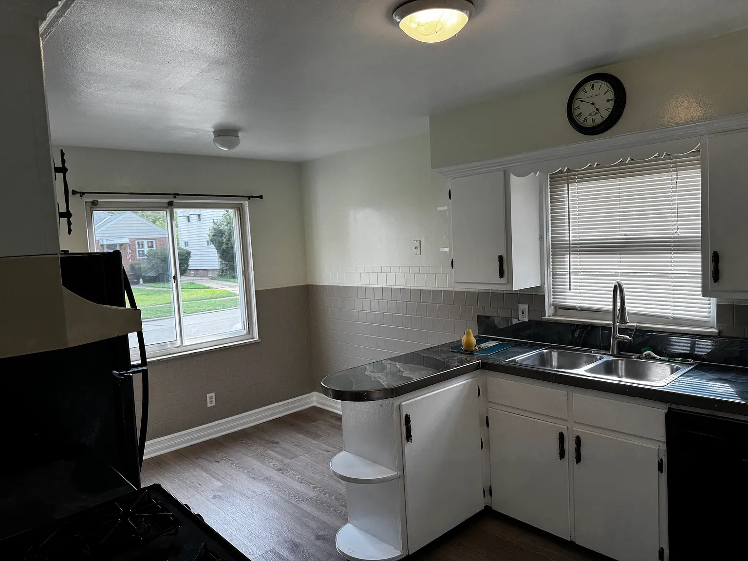 3 bed, 1188 sqft, $1,800 — Photo 3