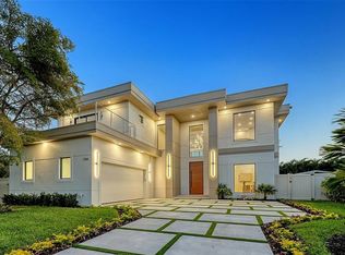 1966 Wisteria St, Sarasota, FL 34239