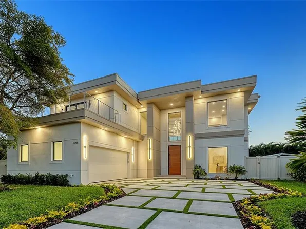 1966 Wisteria St, Sarasota, FL 34239