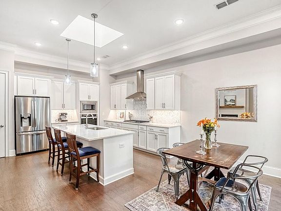 5th image of 642 Stickley Oak Way