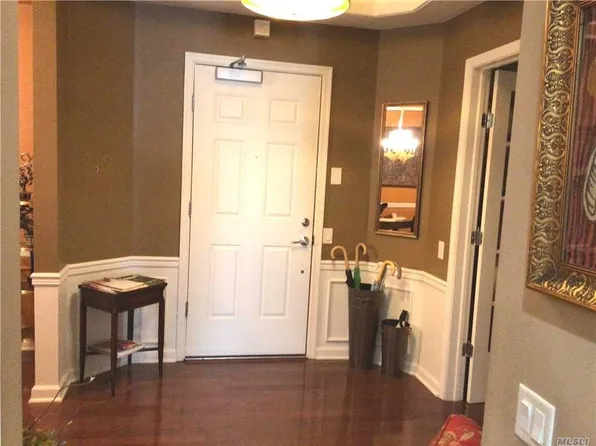 77 Maple Ave, Rockville Centre, NY 11570