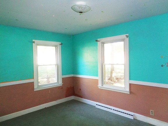4th image of 330 W 27th St