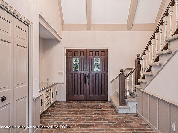 5th image of 120 Winterberry Ln