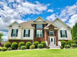 104 Candlewood Dr, Carrollton, GA 30117