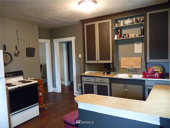 5th image of 3218 6th Avenue