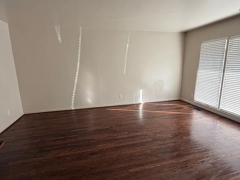 2144 N Pershing Ave — Photo 7