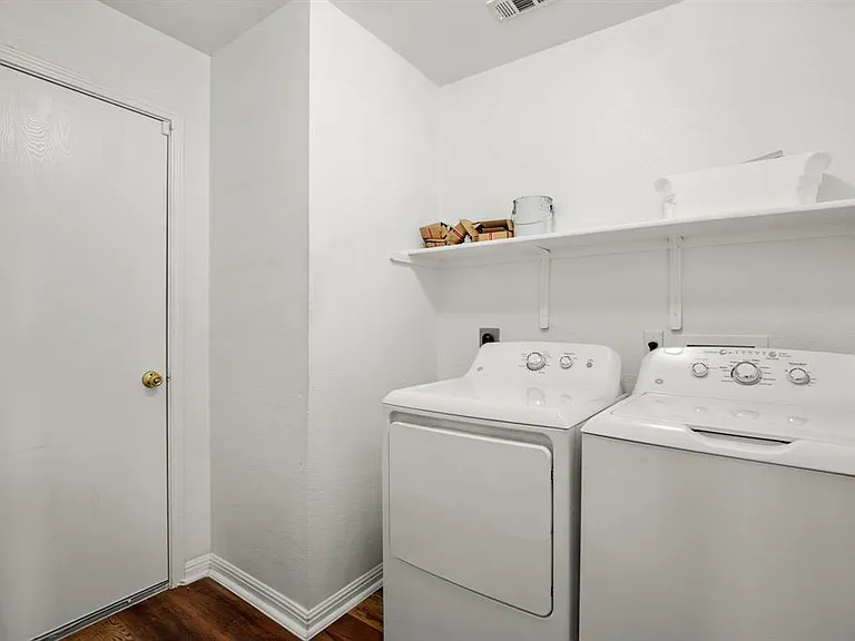 14901 Nuttall Dr — Photo 20