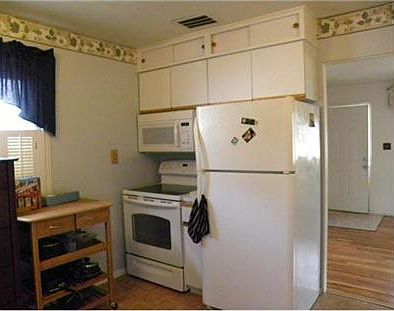 4th image of 2413 Rockne Dr