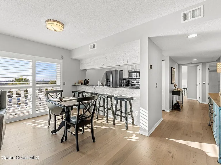 925 North Ct #A1A-506 — Photo 2