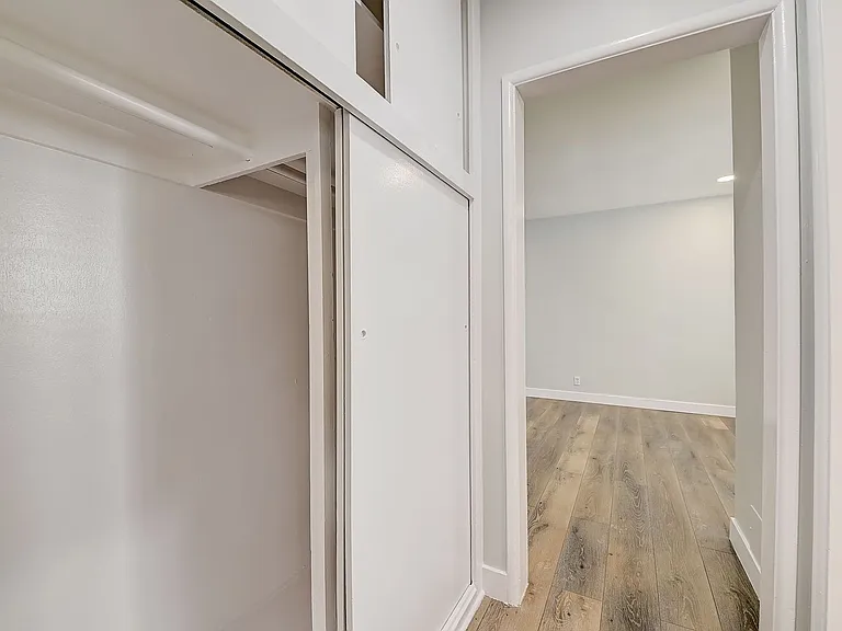 7044 Lanewood Ave — Photo 30