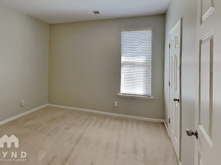 1007 Riviera Dr — Photo 13