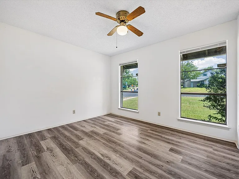 10010 Faylin Dr — Photo 18