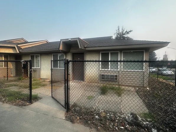 211 Ash St APT 1, Grandview, WA 98930