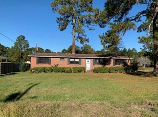 221 Lakeview Dr, Sycamore, GA 31790