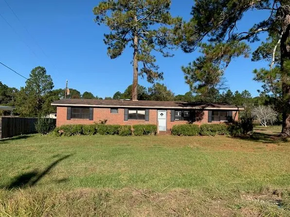 221 Lakeview Dr, Sycamore, GA 31790