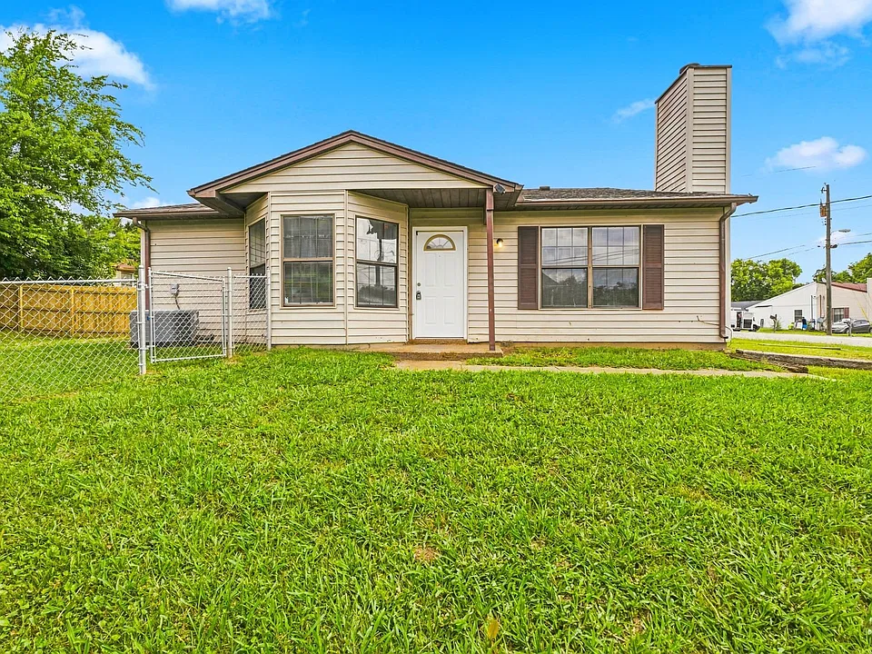 3306 Chesapeake Cir