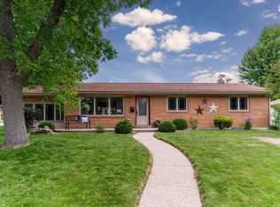 434 Beverly Hills St, Waterloo, IA 50701
