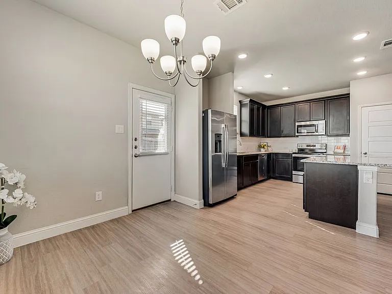 4929 Sanger Circle Dr #4929 — Photo 6