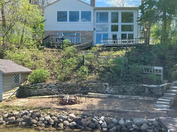 37842 Atkins Knoll Rd, Oconomowoc, WI 53066