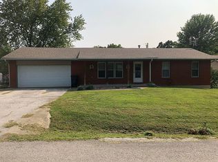106 W Long Ln, El Dorado Springs, MO 64744