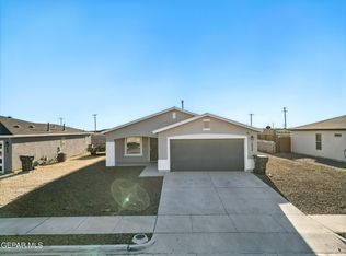 1033 Candelilla St, Horizon City, TX 79928