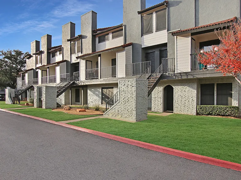 Fiona Apartment Homes — Photo 14