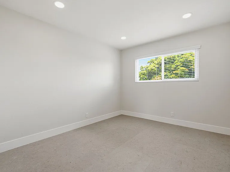 19022 Summerfield Ln — Photo 16