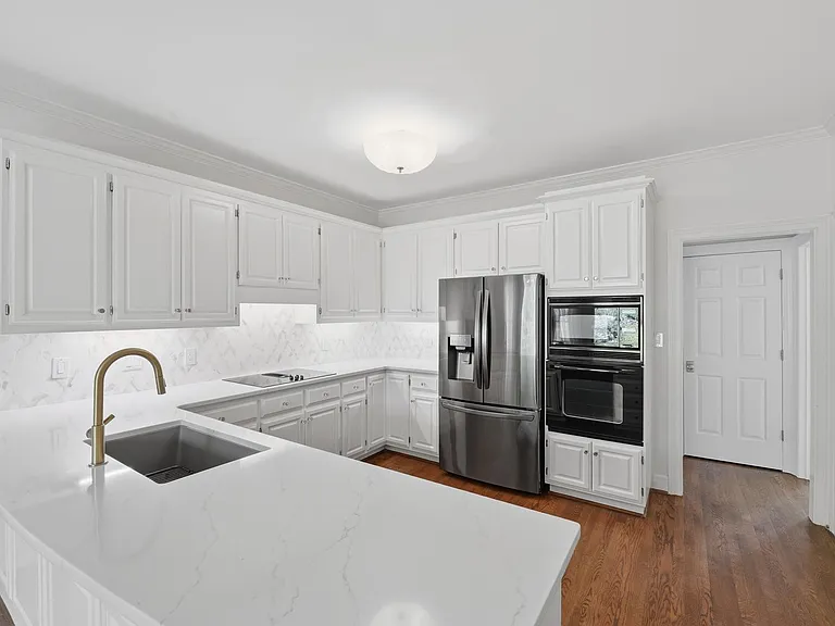 5906 Sharon Hills Rd — Photo 3
