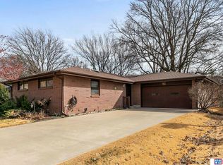 1110 Sycamore Dr, Lincoln, NE 68510