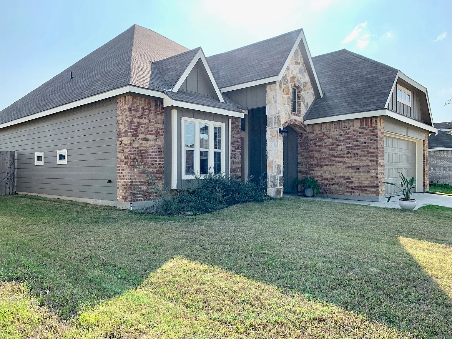 3 bed, 1620 sqft, $1,695 — Photo 3