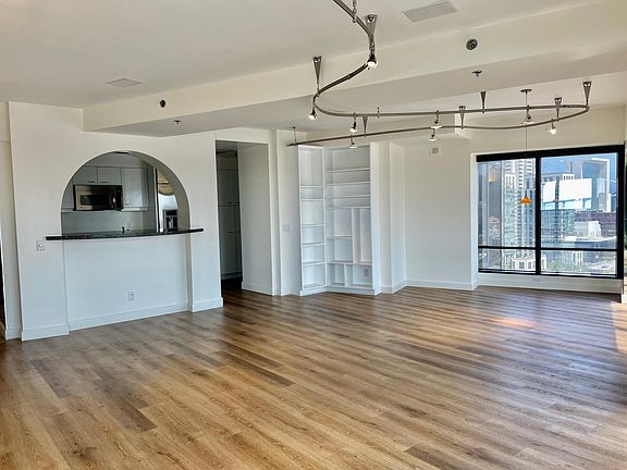 2nd image of 200 Harbor Dr Unit 2001