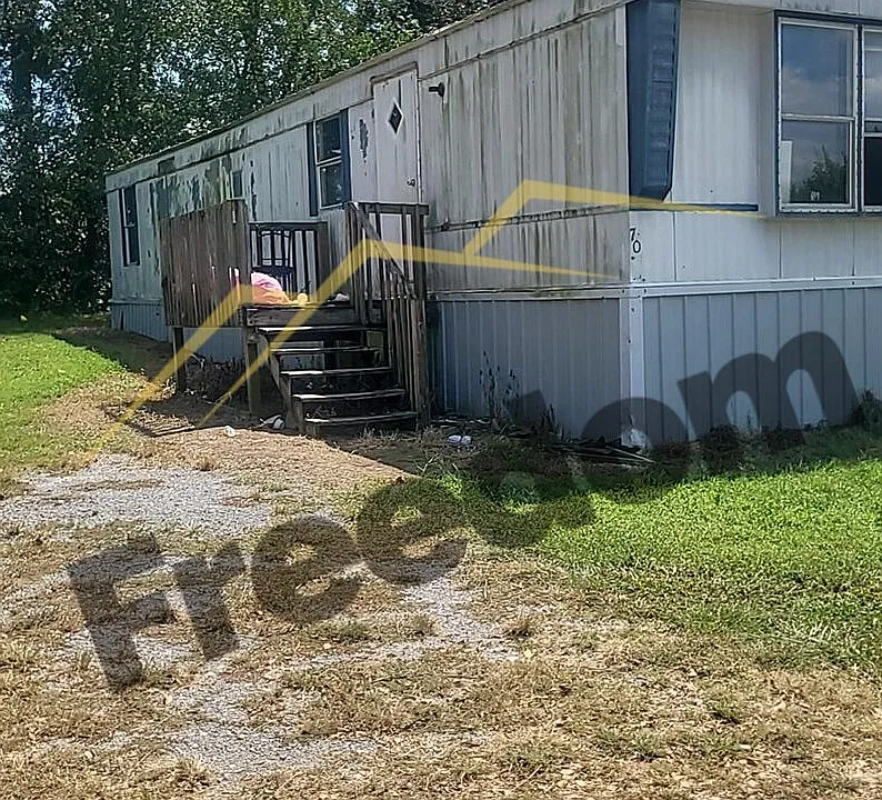 70 Breezy Ln