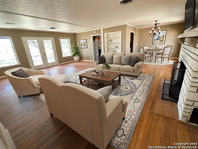 2 bed, 2.0 bath, 1550 sqft, $2,080 — Photo 4