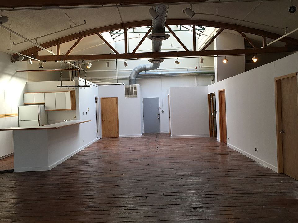 2nd image of 1617 S Michigan Ave