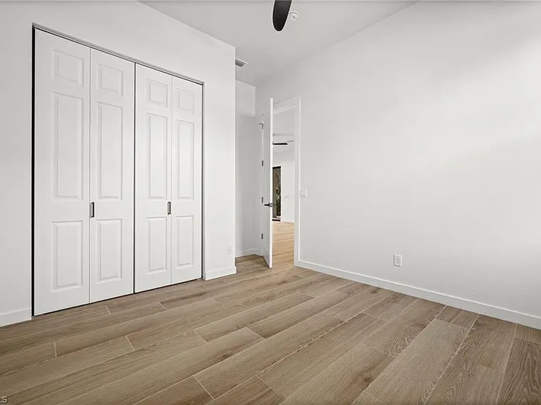 1916 Jefferson Ave — Photo 10