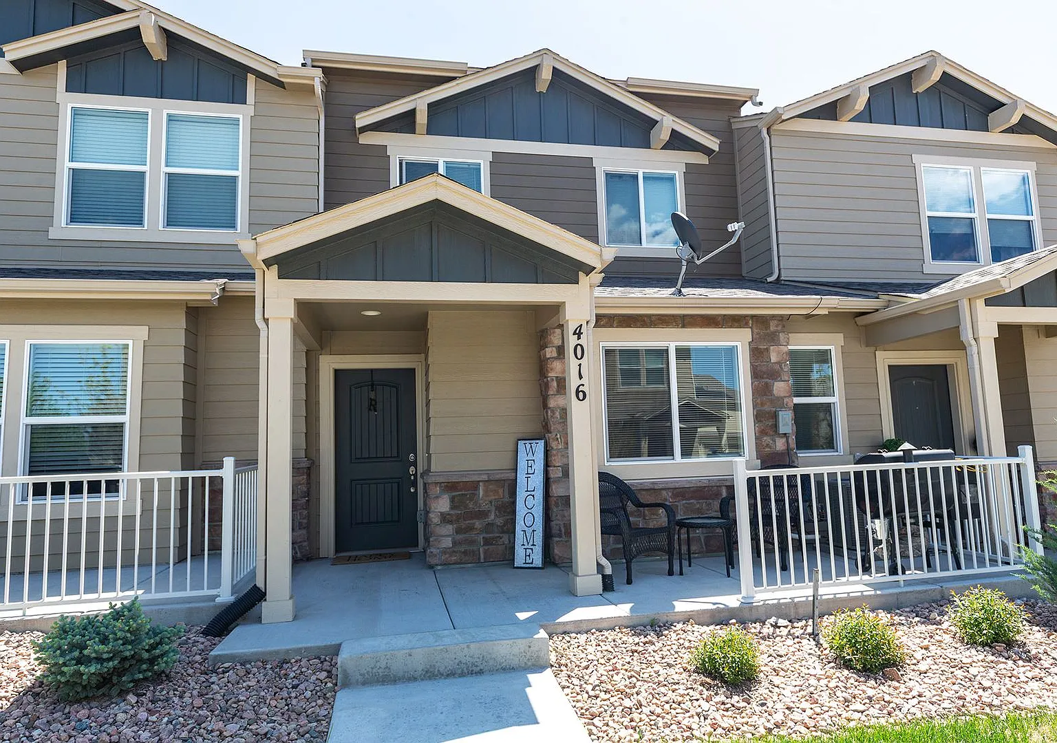 Townhouse Unit for Rent — Photo 3