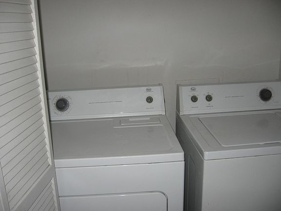 Washer/Dryer in unit