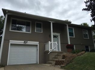 6050 Crestridge Ave SW, Cedar Rapids, IA 52404