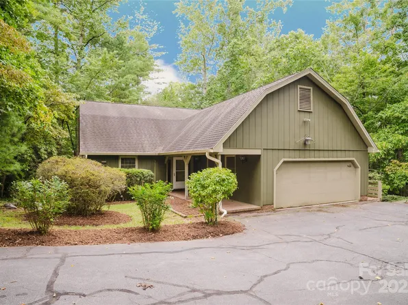 305 Heathcote Rd, Hendersonville, NC 28791