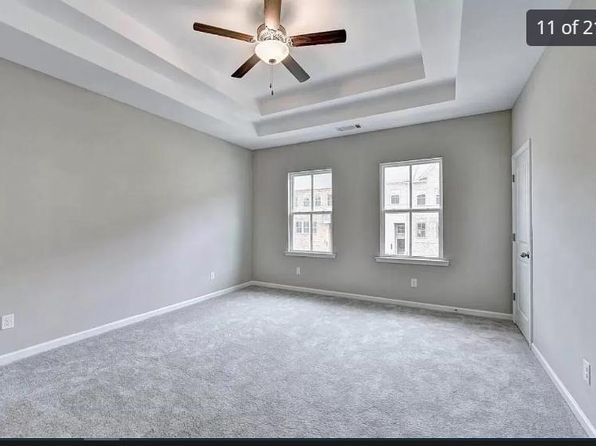 3261 Park Pointe Cir #9