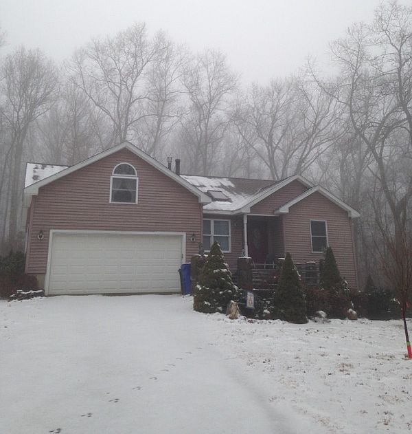 1st image of 18 Crestwood Trl